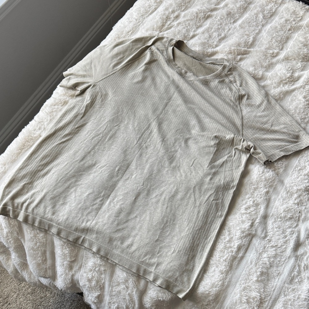 Lululemon Metal Vent (beige / khaki color)